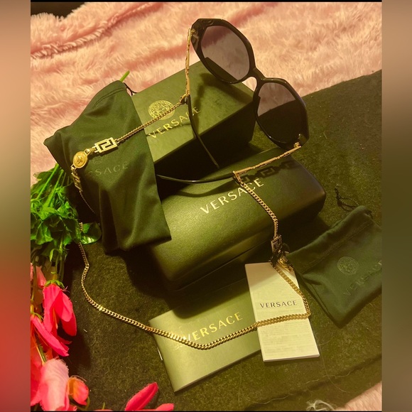 VERSACE LUXXOTICA BLACK OCTAGON FRAMES WGOLD LATTICE DETAIL & GOLDEN CHAIN INCL - Picture 1 of 8